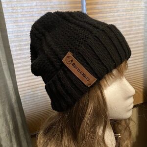 C.C. MITTENS, FAUX FUR LINED, & BOTTLEHATS BLACK KNIT BEANIE, FLEECE LINED